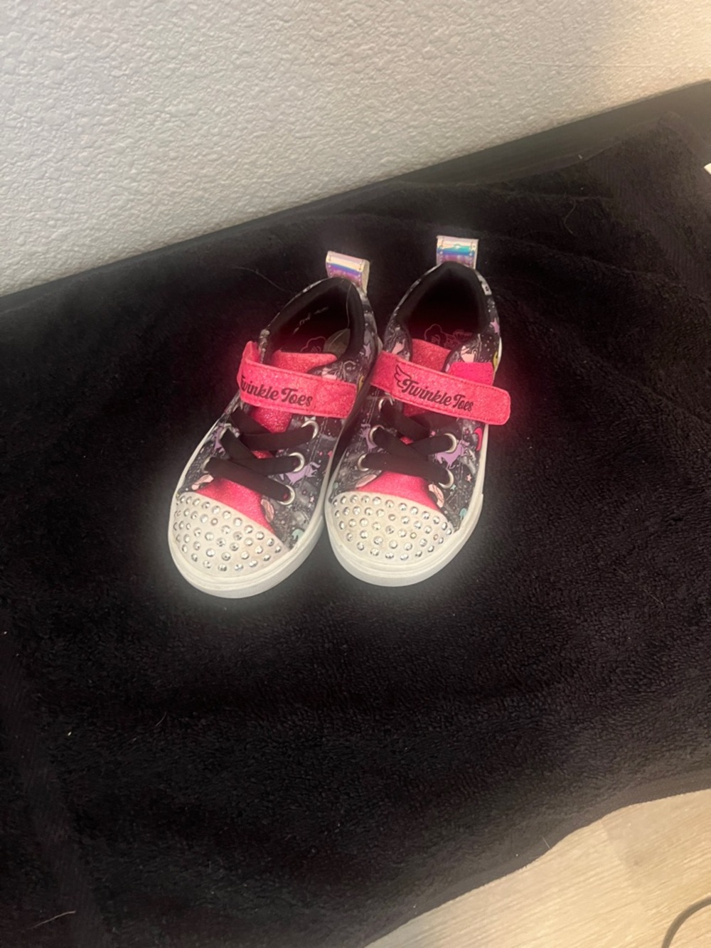 Skechers Girls' Hot Pink & Black Twinkle Toes Sneakers with Crystal Toe